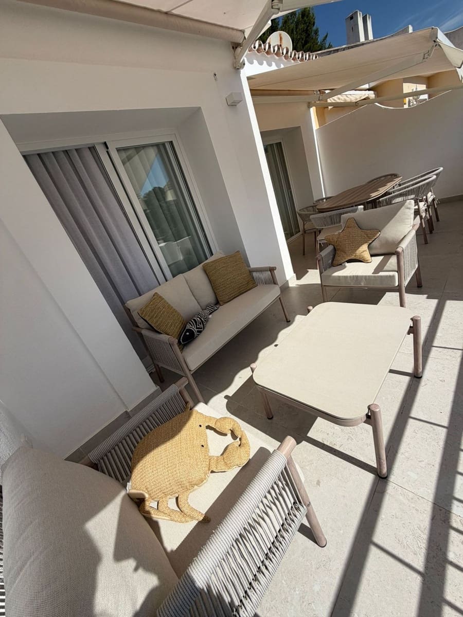 Apartamento de 3 habitaciones en Benahavís en venta con piscina garaje - 795.000 € (Ref: 9862384)