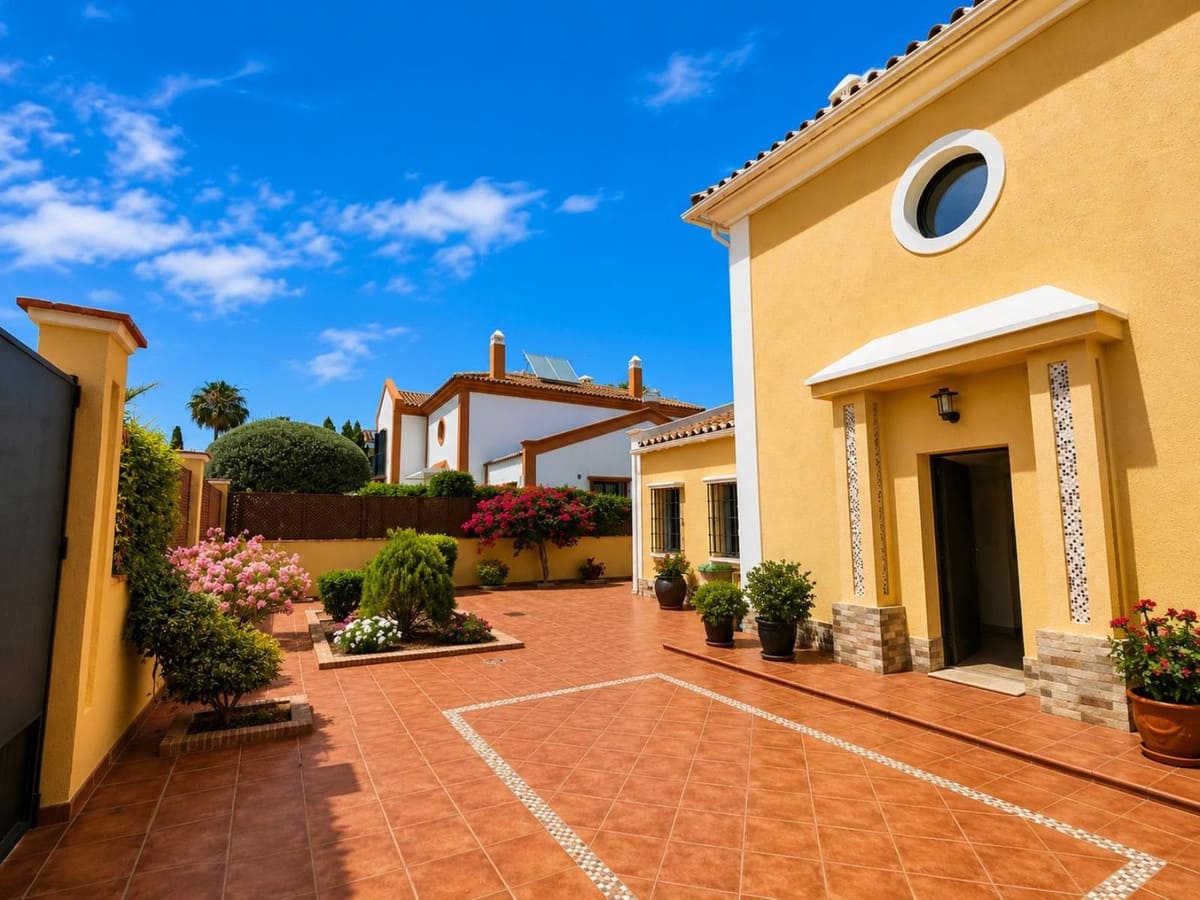 5 camera da letto Villa in vendita in Guadalmina con piscina garage - 1.450.000 € (Rif: 9932712)