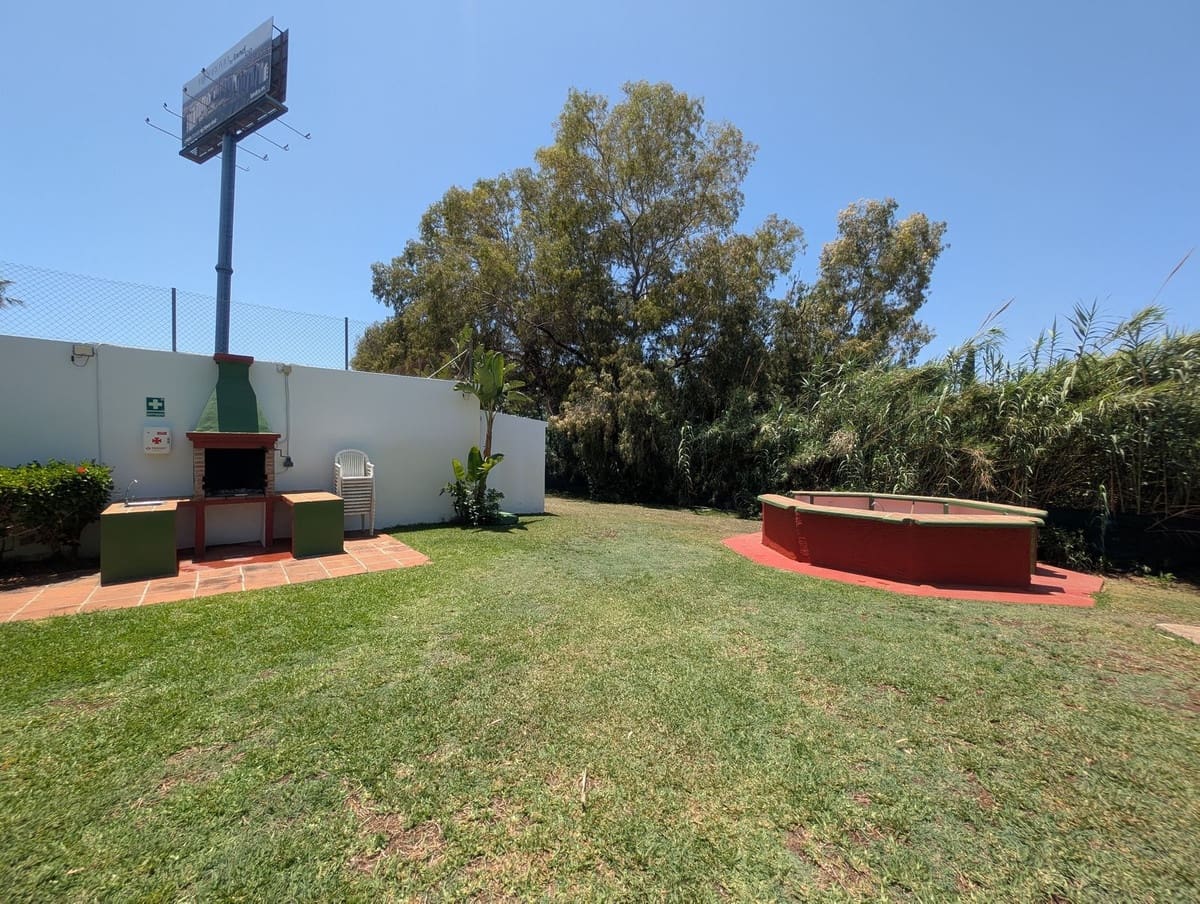   3 soveværelse   ferieByhus i Atalaya-Isdabe   med   swimmingpool  garage  - € 600 (Ref: 9946654)