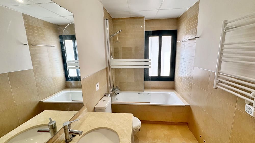 2 makuuhuone Huoneisto myytävänä paikassa Hacienda del Alamo mukana uima-altaan 
autotalli - 159 950 € (Ref: 10007865)