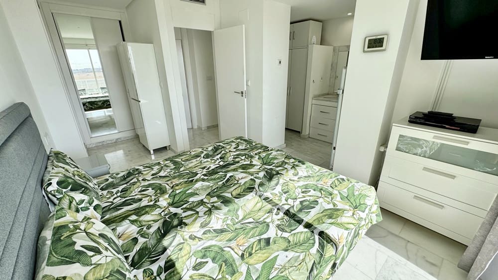 Apartamento de 2 habitaciones en Hacienda del Alamo en venta con piscina garaje - 199.950 € (Ref: 10021444)