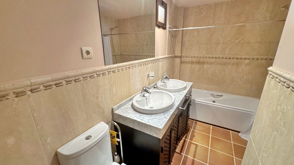 2 bedroom Apartment for sale in Hacienda del Alamo with pool garage - € 174,950 (Ref: 10024802)