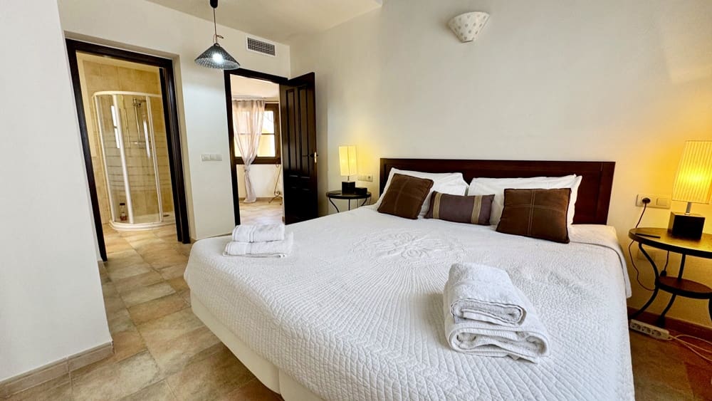 Chalet de 3 habitaciones en Hacienda del Alamo en venta con piscina garaje - 455.000 € (Ref: 10026255)