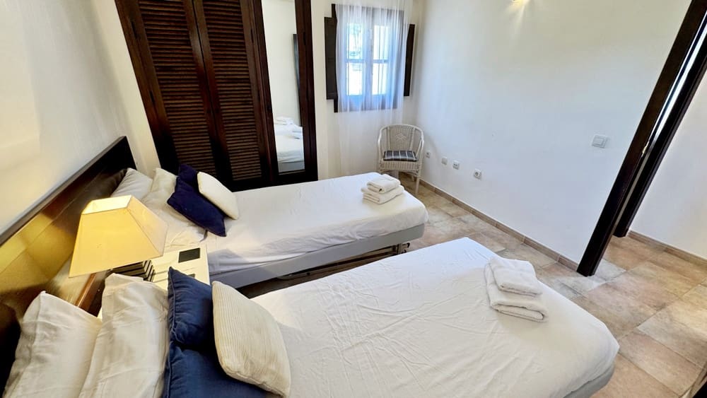 Chalet de 3 habitaciones en Hacienda del Alamo en venta con piscina garaje - 455.000 € (Ref: 10026255)