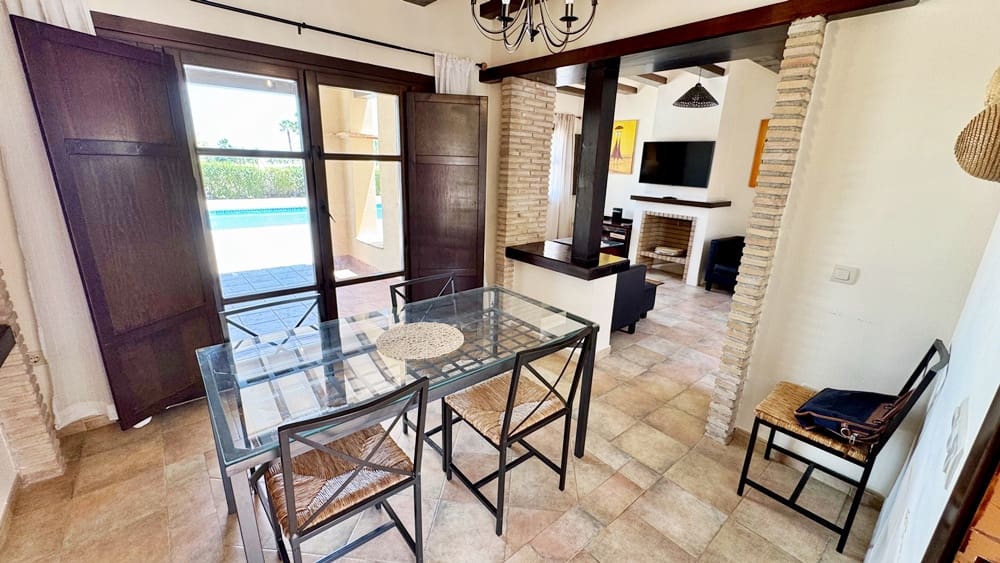 Chalet de 3 habitaciones en Hacienda del Alamo en venta con piscina garaje - 455.000 € (Ref: 10026255)