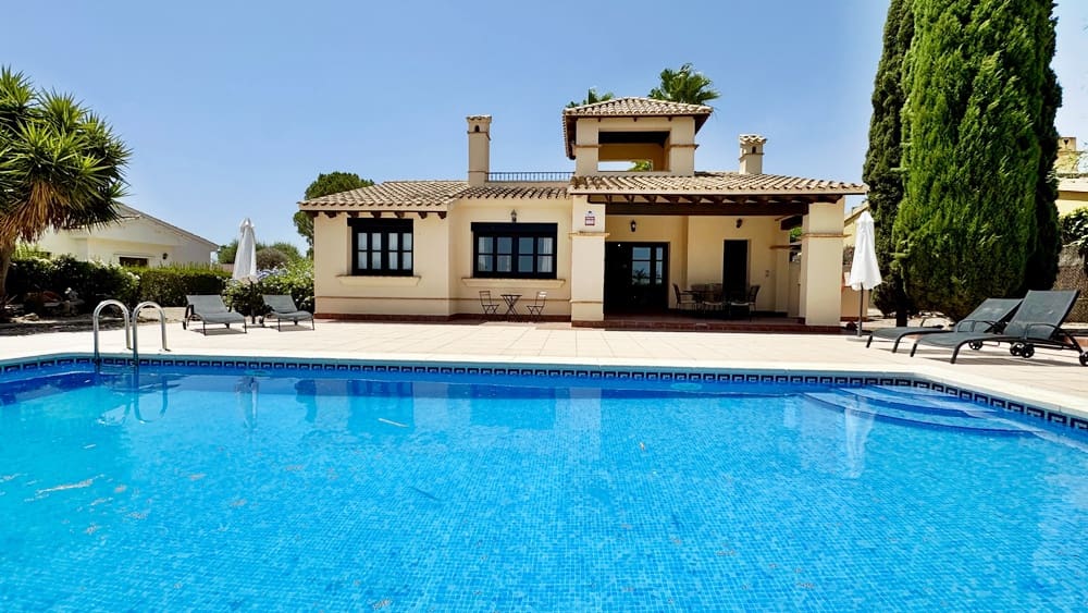 Chalet de 3 habitaciones en Hacienda del Alamo en venta con piscina garaje - 455.000 € (Ref: 10026255)