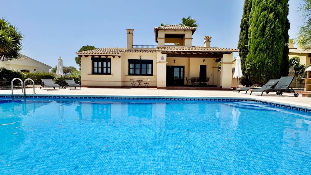 Chalet de 3 habitaciones en Hacienda del Alamo en venta con piscina garaje - 455.000 € (Ref: 10026255)