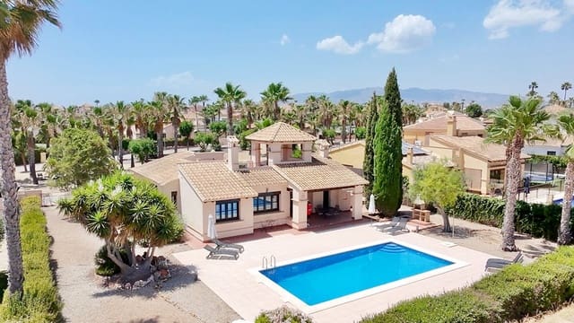 Chalet de 3 habitaciones en Hacienda del Alamo, Fuente Alamo de Murcia en venta con piscina garaje - 455.000 € (Ref: 10026255)