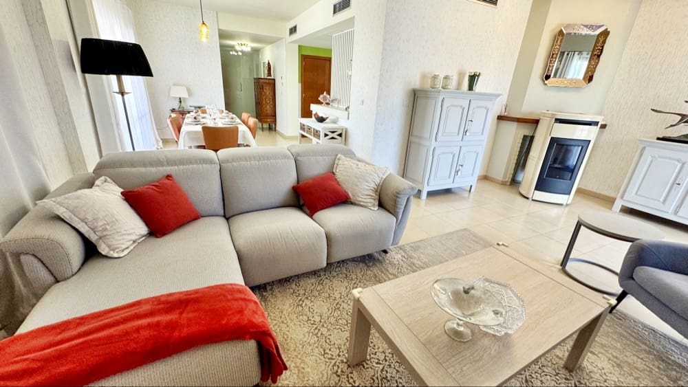 3 makuuhuone Huvila myytävänä paikassa Hacienda del Alamo mukana uima-altaan 
autotalli - 595 000 € (Ref: 10070194)