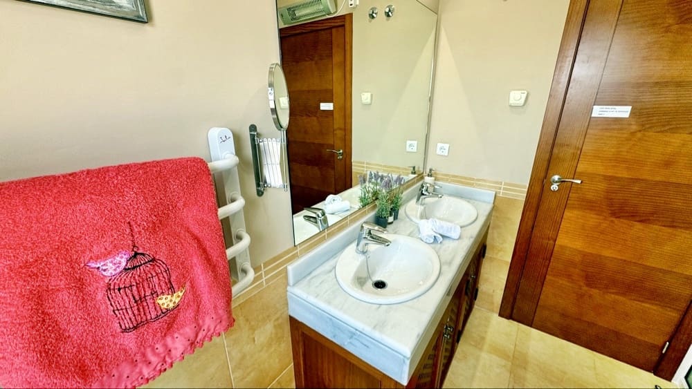 3 makuuhuone Huvila myytävänä paikassa Hacienda del Alamo mukana uima-altaan 
autotalli - 595 000 € (Ref: 10070194)