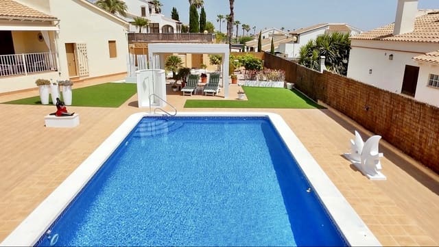 3 makuuhuone Huvila myytävänä paikassa Hacienda del Alamo, Fuente Alamo de Murcia mukana uima-altaan 
autotalli - 595 000 € (Ref: 10070194)
