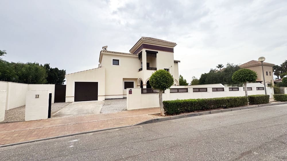 Chalet de 4 habitaciones en Hacienda del Alamo en venta con piscina garaje - 695.000 € (Ref: 10076999)