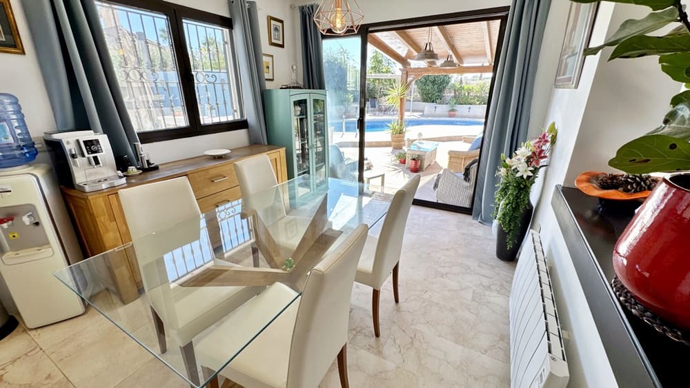 3 soveværelse Lejlighed til salg i Hacienda del Alamo med swimmingpool garage - € 499.950 (Ref: 10095359)
