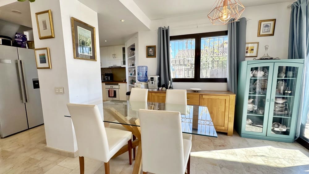 3 soveværelse Lejlighed til salg i Hacienda del Alamo med swimmingpool garage - € 499.950 (Ref: 10095359)