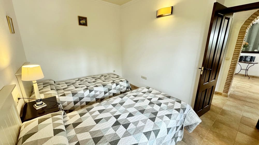 2 slaapkamer Villa te koop in Hacienda del Alamo met zwembad garage - € 455.000 (Ref: 10120263)