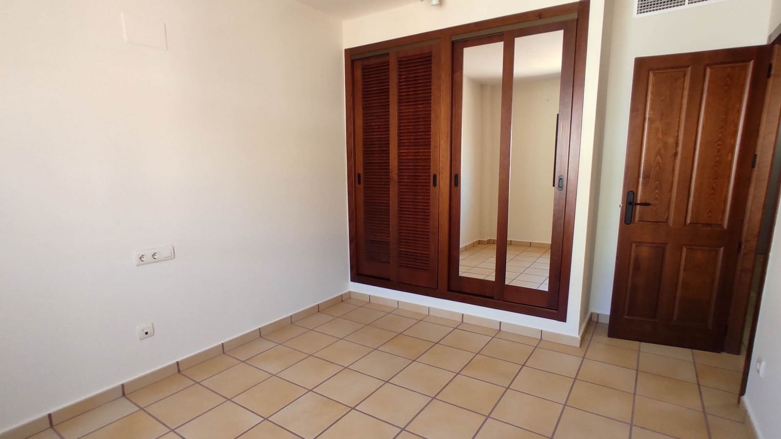 Chalet de 3 habitaciones en Hacienda del Alamo en venta con piscina garaje - 190.000 € (Ref: 10136315)