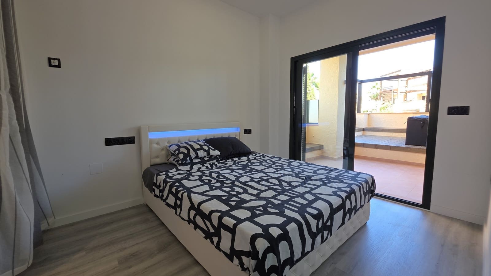 Apartamento de 2 habitaciones en Hacienda del Alamo en venta con piscina garaje - 189.000 € (Ref: 10163308)