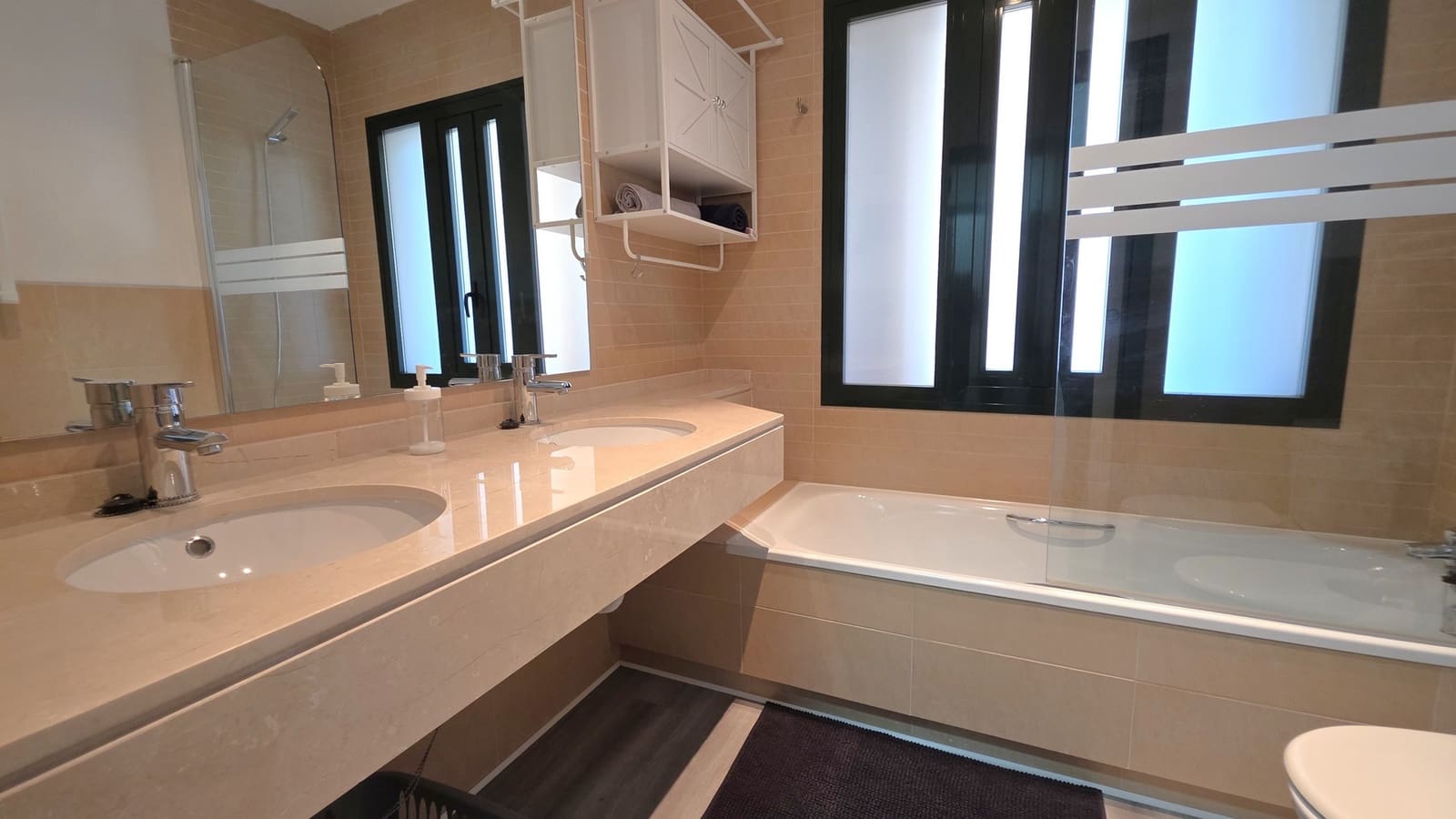 Apartamento de 2 habitaciones en Hacienda del Alamo en venta con piscina garaje - 189.000 € (Ref: 10163308)
