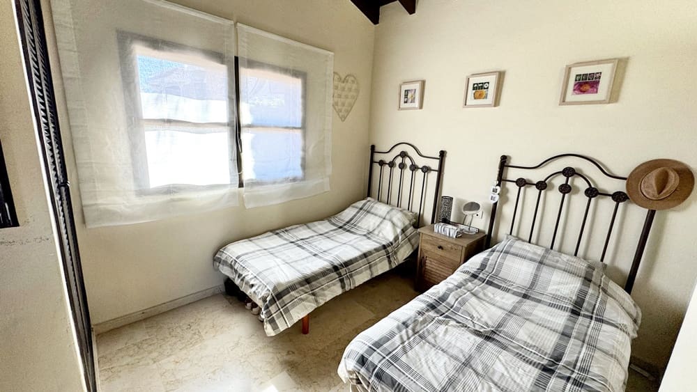 Chalet de 3 habitaciones en Hacienda del Alamo en venta con piscina garaje - 344.950 € (Ref: 10168750)