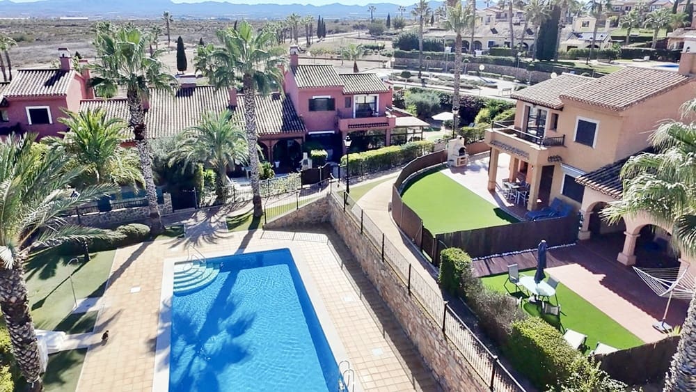 Chalet de 3 habitaciones en Hacienda del Alamo en venta con piscina garaje - 344.950 € (Ref: 10168750)