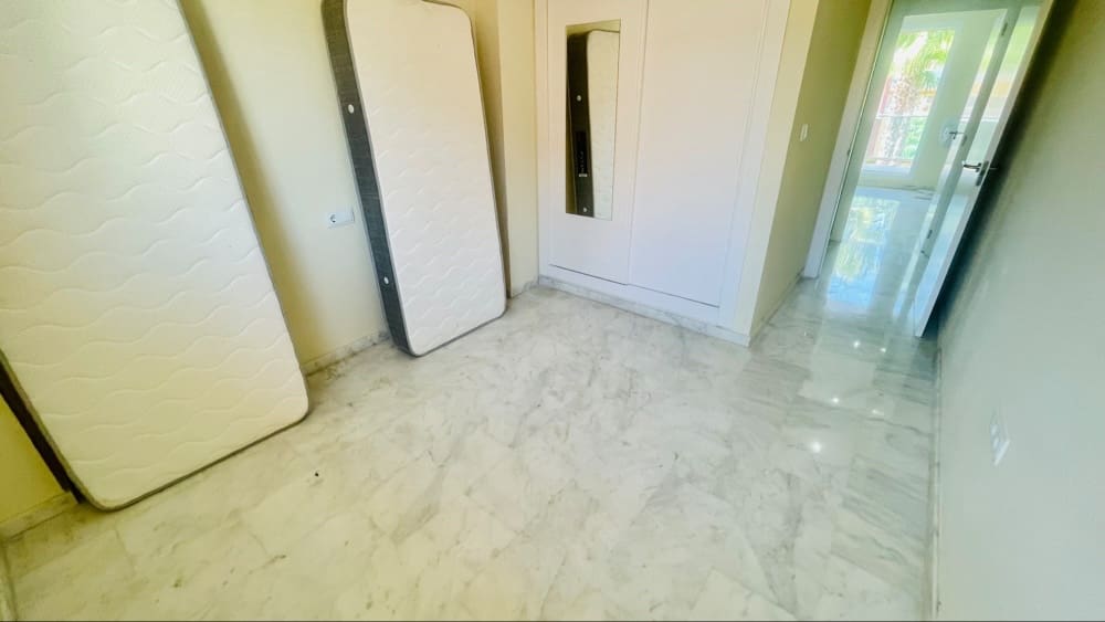 2 bedroom Apartment for sale in Hacienda del Alamo - € 185,000 (Ref: 9379575)