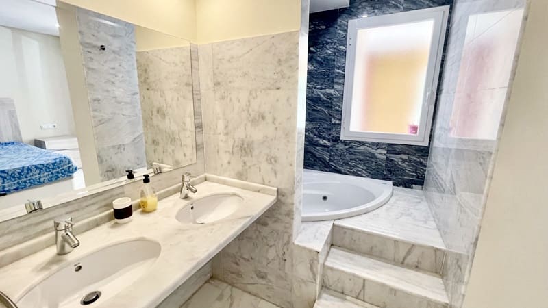 2 bedroom Apartment for sale in Hacienda del Alamo with pool - € 169,949 (Ref: 9379614)