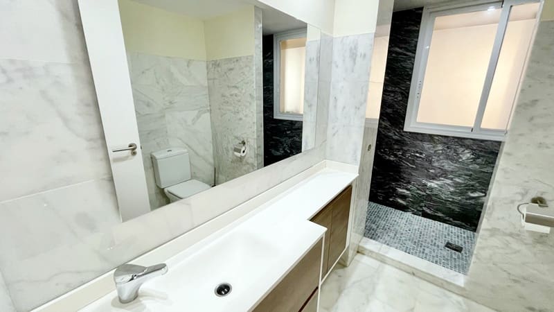 2 bedroom Apartment for sale in Hacienda del Alamo with pool - € 169,949 (Ref: 9379614)