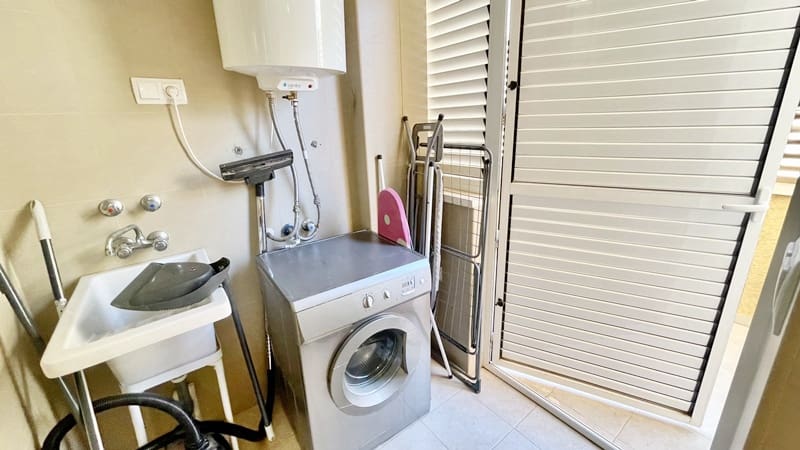 2 bedroom Apartment for sale in Hacienda del Alamo with pool - € 169,949 (Ref: 9379614)