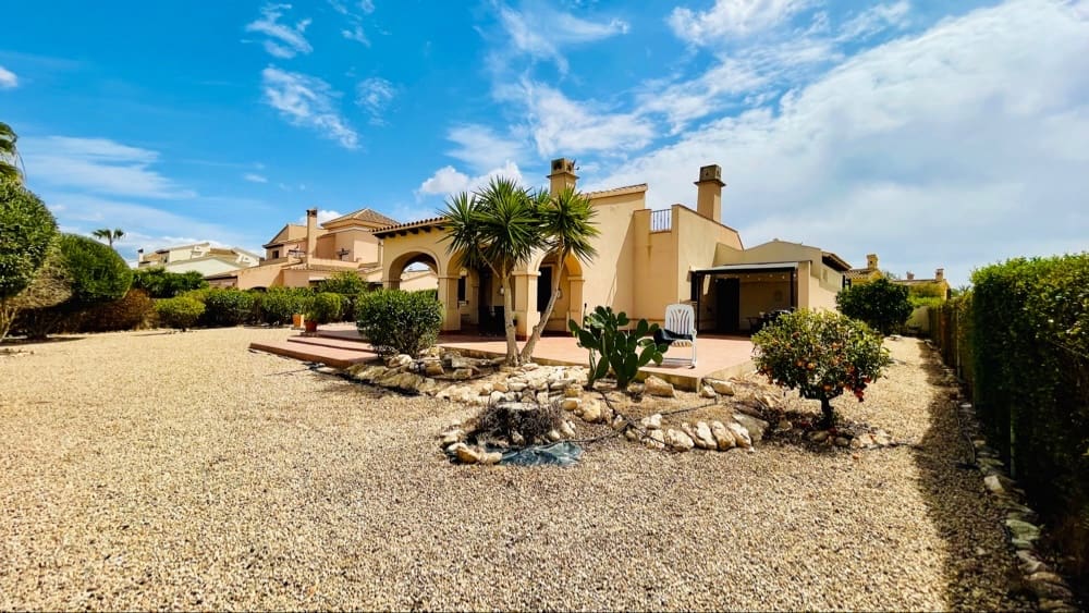 3 bedroom Villa for sale in Hacienda del Alamo with garage - € 324,949 (Ref: 9386590)