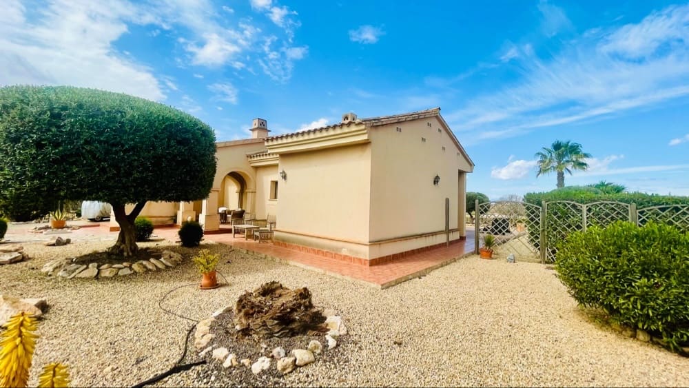 3 bedroom Villa for sale in Hacienda del Alamo with garage - € 324,949 (Ref: 9386590)