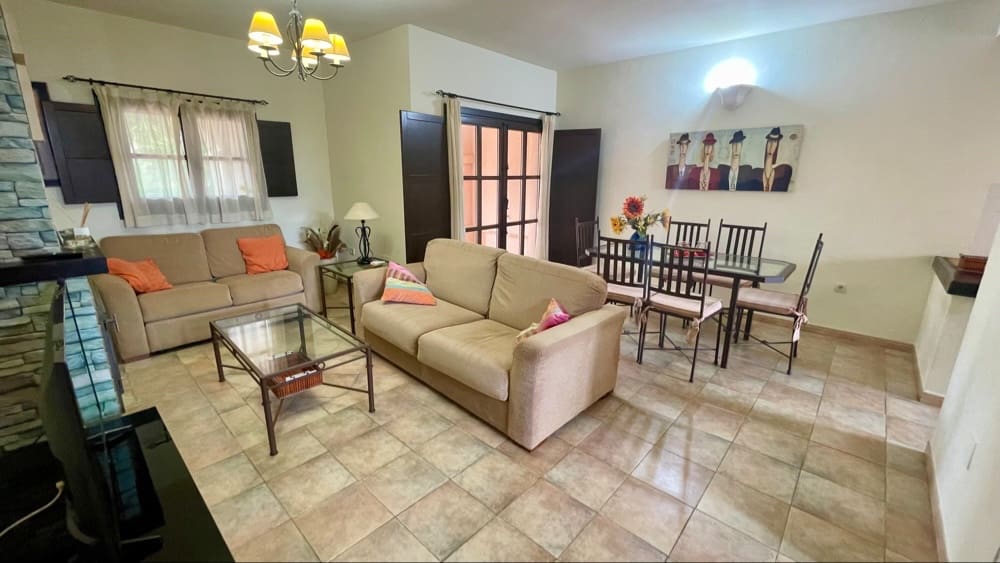 2 bedroom Villa for sale in Hacienda del Alamo with pool - € 149,950 (Ref: 9386626)