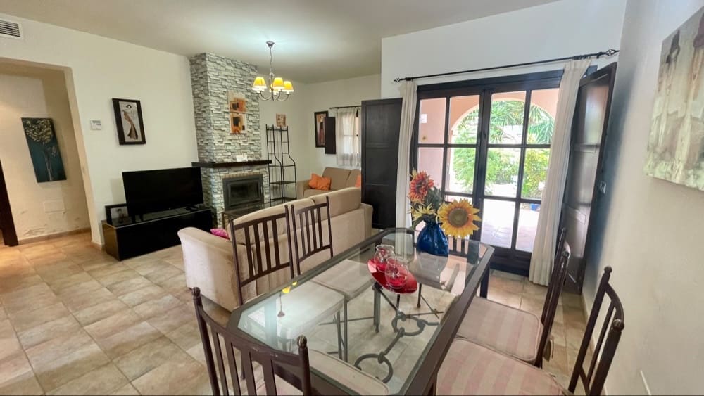 2 bedroom Villa for sale in Hacienda del Alamo with pool - € 149,950 (Ref: 9386626)