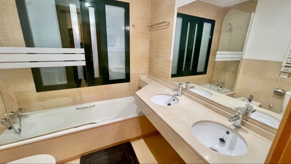 2 sypialnia Apartament na sprzedaż w Hacienda del Alamo z basenem garażem - 144 949 € (Ref: 9396869)