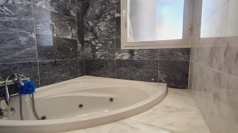 2 bedroom Apartment for sale in Hacienda del Alamo with pool garage - € 157,900 (Ref: 9431978)