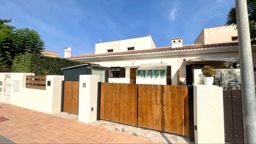2 bedroom Villa for sale in Hacienda del Alamo with pool garage - € 222,000 (Ref: 9488752)