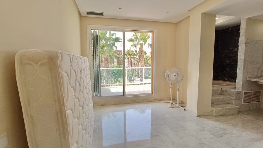 2 sovrum Lägenhet till salu i Hacienda del Alamo med pool - 185 000 € (Ref: 9488753)