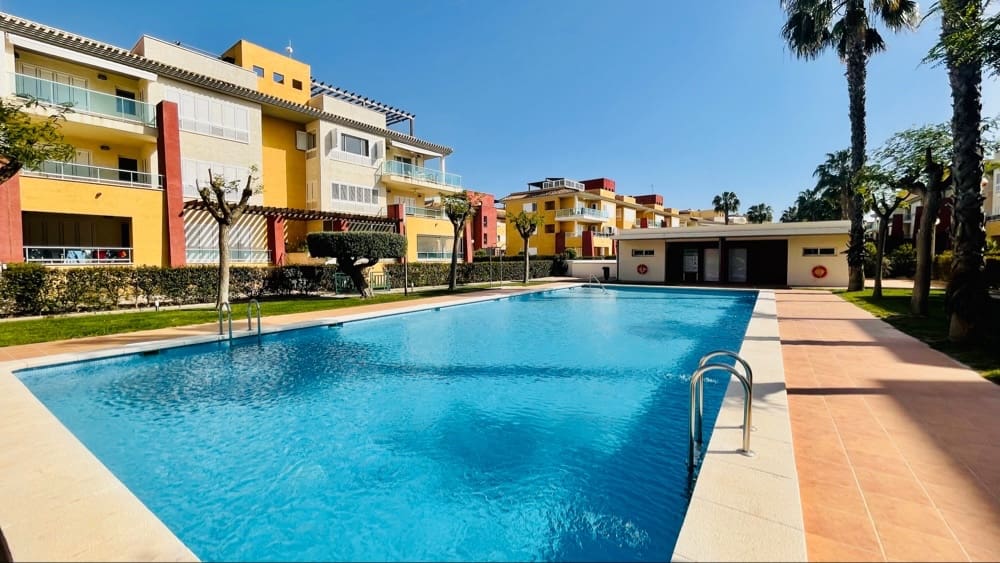 3 bedroom Apartment for sale in Hacienda del Alamo with pool garage - € 175,000 (Ref: 9523272)