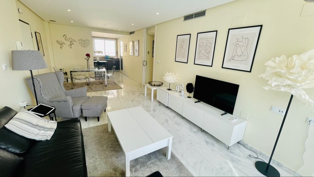 3 bedroom Apartment for sale in Hacienda del Alamo with pool garage - € 175,000 (Ref: 9523272)