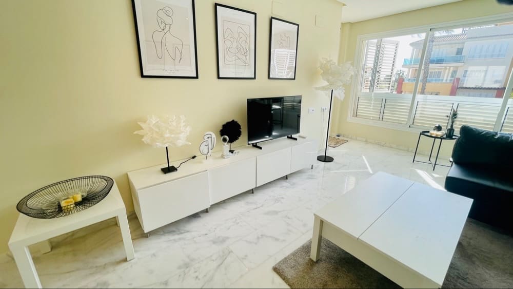 3 bedroom Apartment for sale in Hacienda del Alamo with pool garage - € 175,000 (Ref: 9523272)