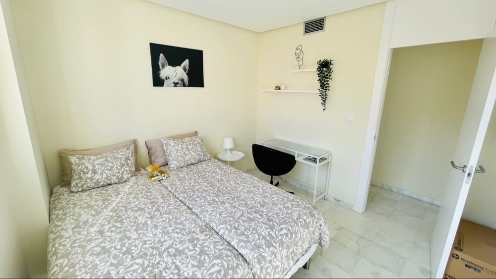 3 bedroom Apartment for sale in Hacienda del Alamo with pool garage - € 175,000 (Ref: 9523272)