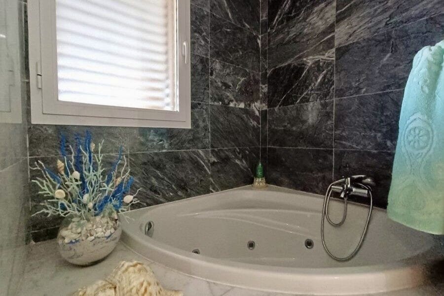 2 bedroom Apartment for sale in Hacienda del Alamo with pool garage - € 169,900 (Ref: 9536881)