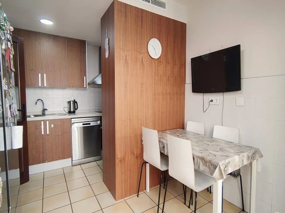 3 bedroom Villa for sale in Hacienda del Alamo with pool garage - € 179,900 (Ref: 9536885)