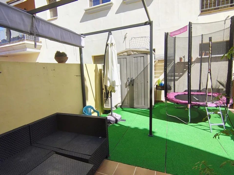 3 bedroom Villa for sale in Hacienda del Alamo with pool garage - € 179,900 (Ref: 9536885)