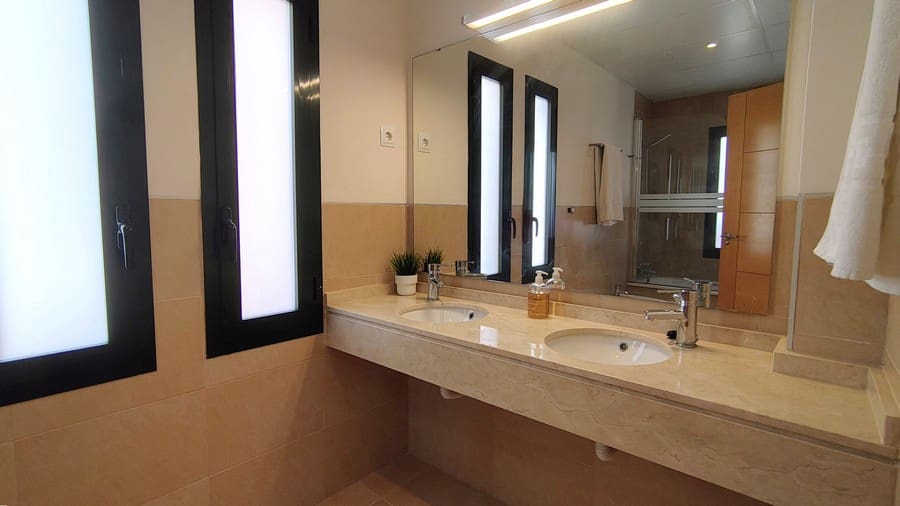 3 bedroom Apartment for sale in Hacienda del Alamo with pool garage - € 199,990 (Ref: 9536893)