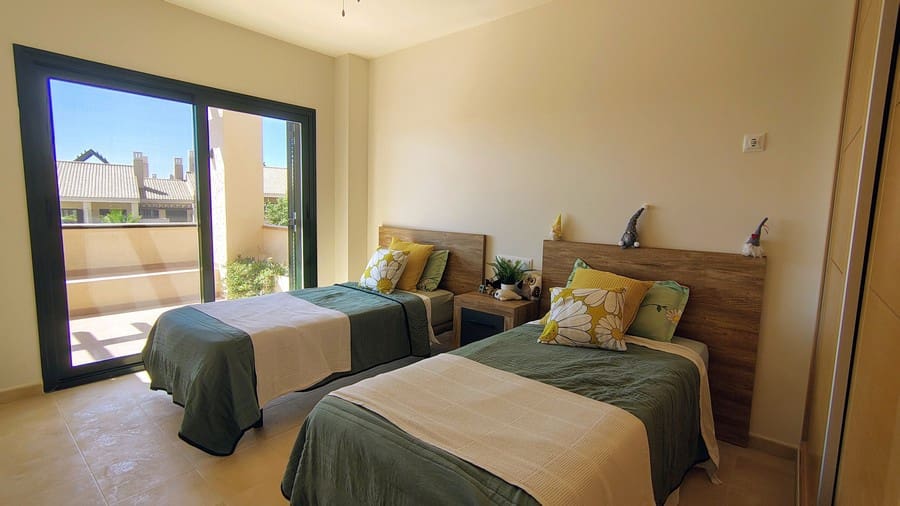 3 bedroom Apartment for sale in Hacienda del Alamo with pool garage - € 199,990 (Ref: 9536893)