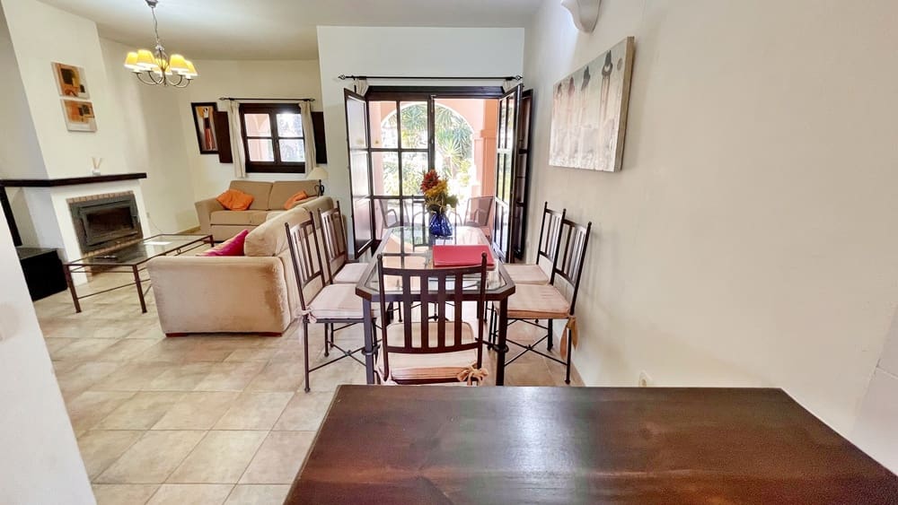 2 quarto Moradia para venda em Hacienda del Alamo com piscina - 164 950 € (Ref: 9583441)