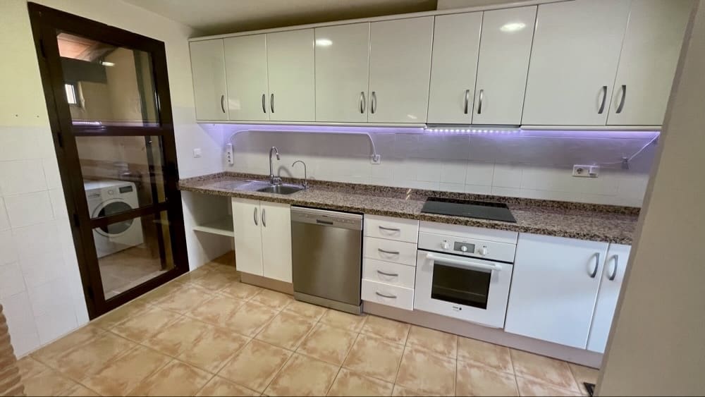 Chalet de 3 habitaciones en Hacienda del Alamo en venta con piscina garaje - 357.000 € (Ref: 9735917)