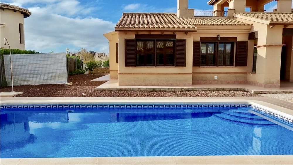 Chalet de 3 habitaciones en Hacienda del Alamo en venta con piscina garaje - 357.000 € (Ref: 9735917)