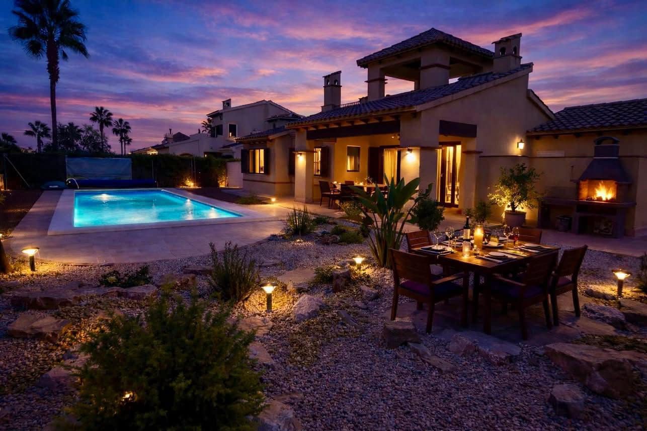 Chalet de 3 habitaciones en Hacienda del Alamo en venta con piscina garaje - 357.000 € (Ref: 9735917)