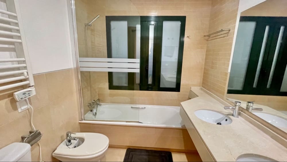 2 makuuhuone Huoneisto myytävänä paikassa Hacienda del Alamo mukana uima-altaan 
autotalli - 144 949 € (Ref: 9736162)